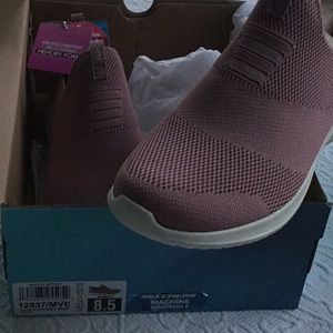 New in the box Skechers sneakers